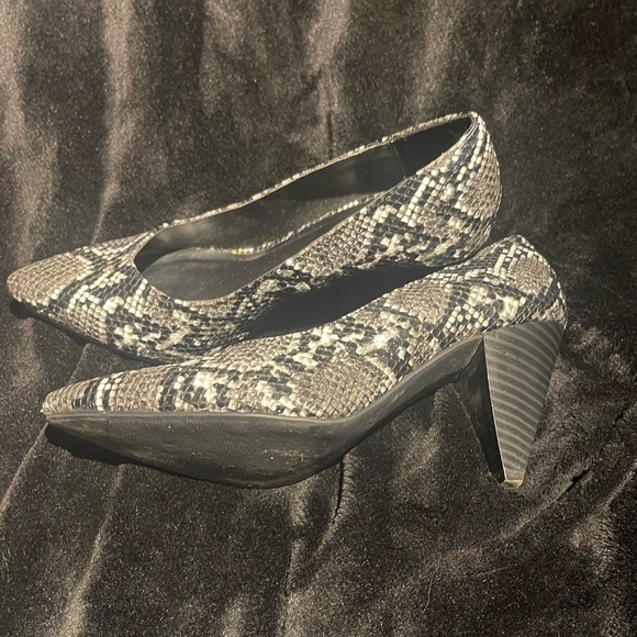 Snake print heels - Picture 5 of 5
